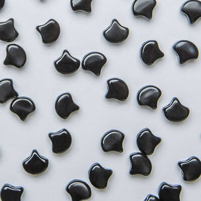 Ginkgo Bead 7.5 x 7.5 mm Jet x 10 g