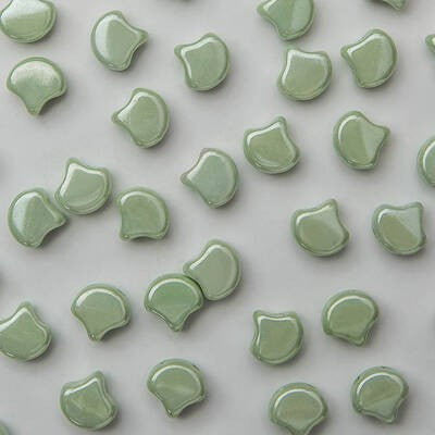 Ginkgo Bead 7.5 x 7.5 mm Light Green Luster x 10 g