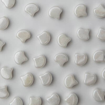 Ginkgo Bead 7.5 x 7.5 mm Opaque White Luster x 10 g