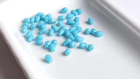 Gouttes 3 x 5 mm Turquoise Opaque x 50
