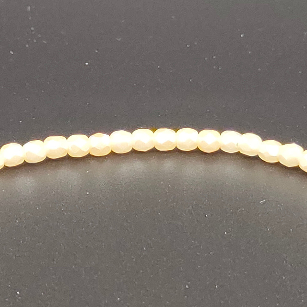 Fire Polished 3 mm - Pastel Cream x 50