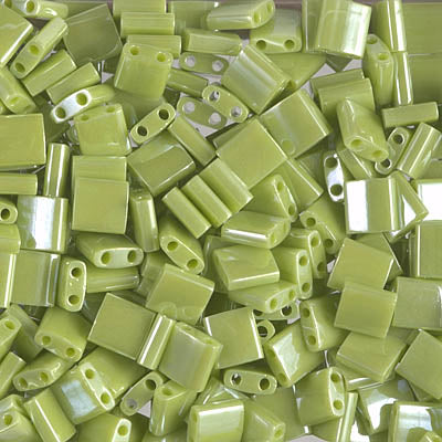 Tila Beads TL-0439 Opaque Chartreuse Luster x 10 g